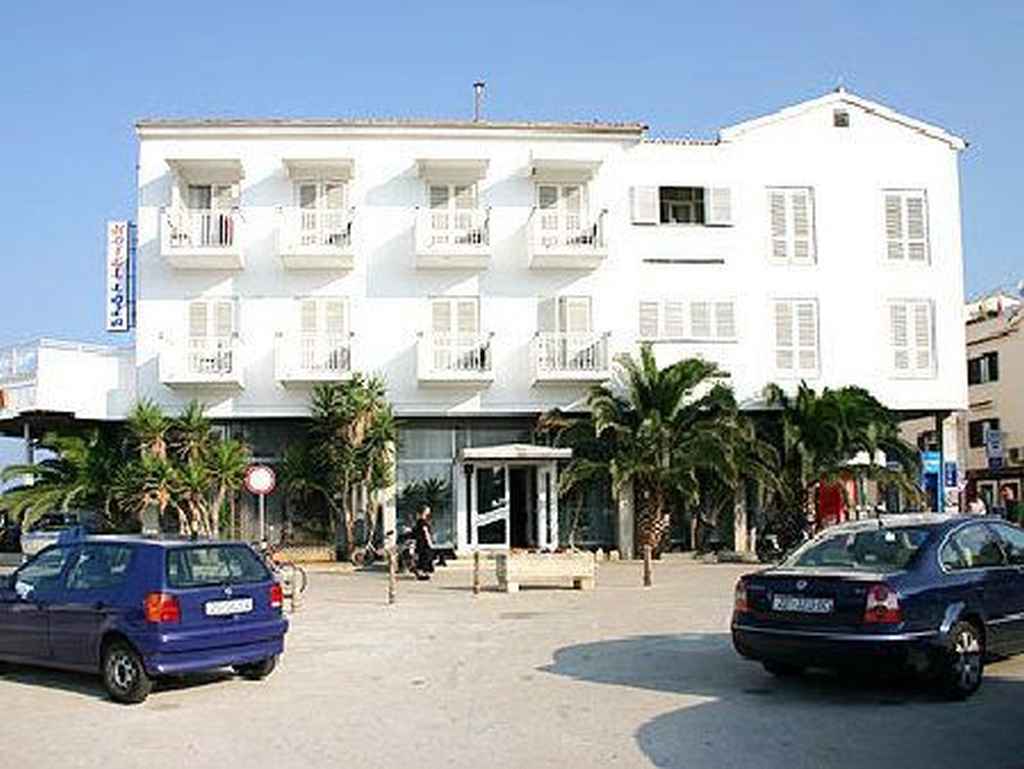 The Loza - Seaside Festival Hotel โนวาลยา ภายนอก รูปภาพ