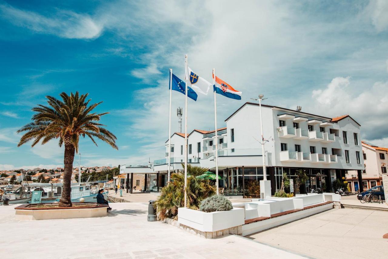 The Loza - Seaside Festival Hotel โนวาลยา ภายนอก รูปภาพ